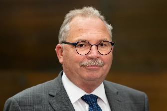 
Portrait of Udo Schiefner, member of the Supervisory Board of Toll Collect GmbH